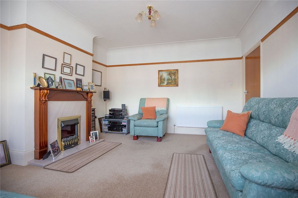Property photo 3 of 17 Picture No. 04