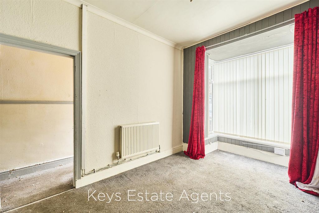 Property photo 3 of 14 P1710583_Hdr.Jpg