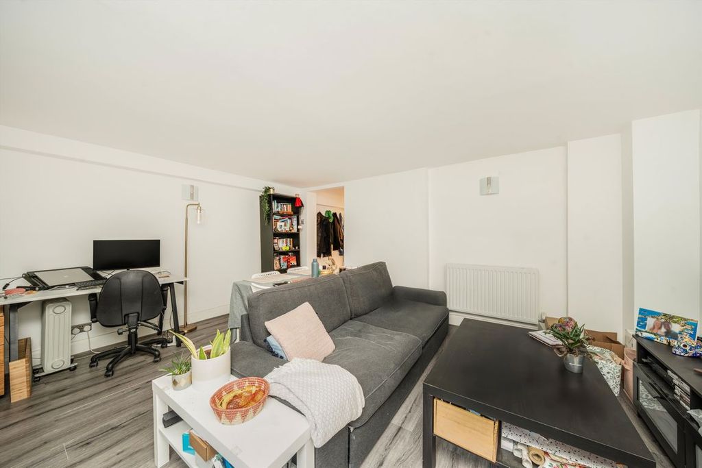 Property photo 2 of 6