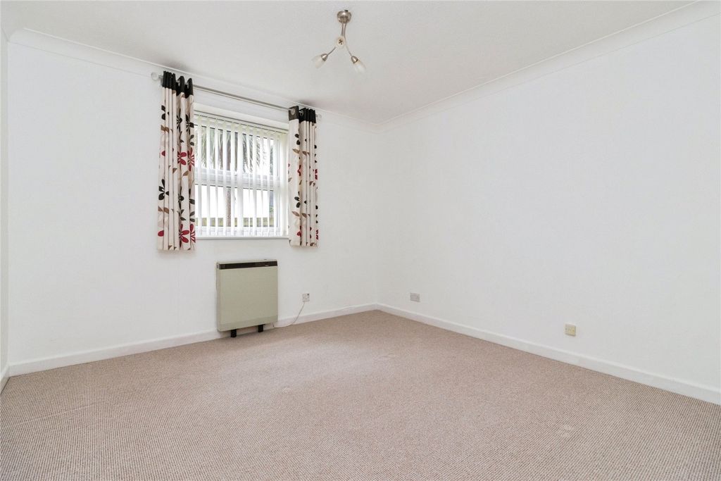 Additional image 5 of 2 bed flat for saleEast Cliff Road, Dawlish, Devon EX7