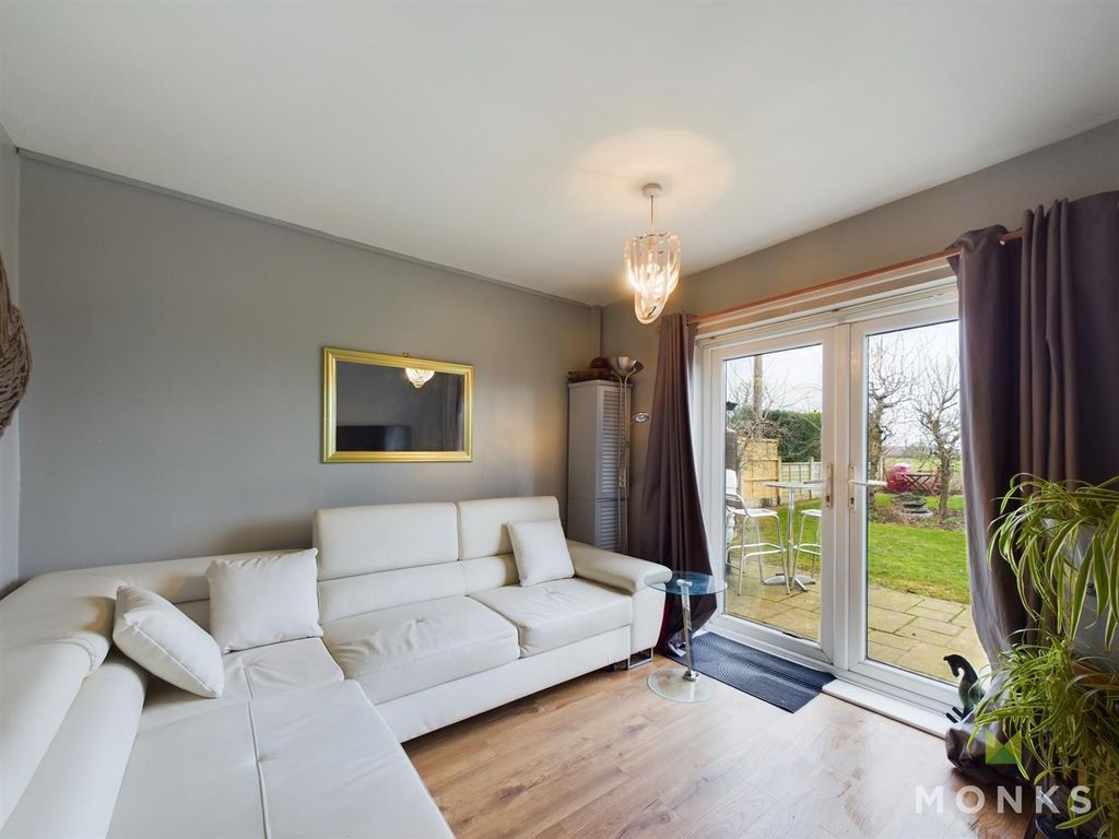Property photo 3 of 16 Cam01348G0-Pr0563-Still004.Jpg
