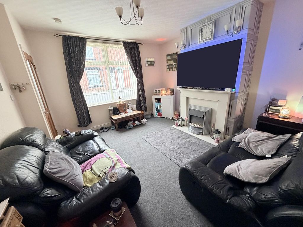 Property photo 3 of 10 Lounge