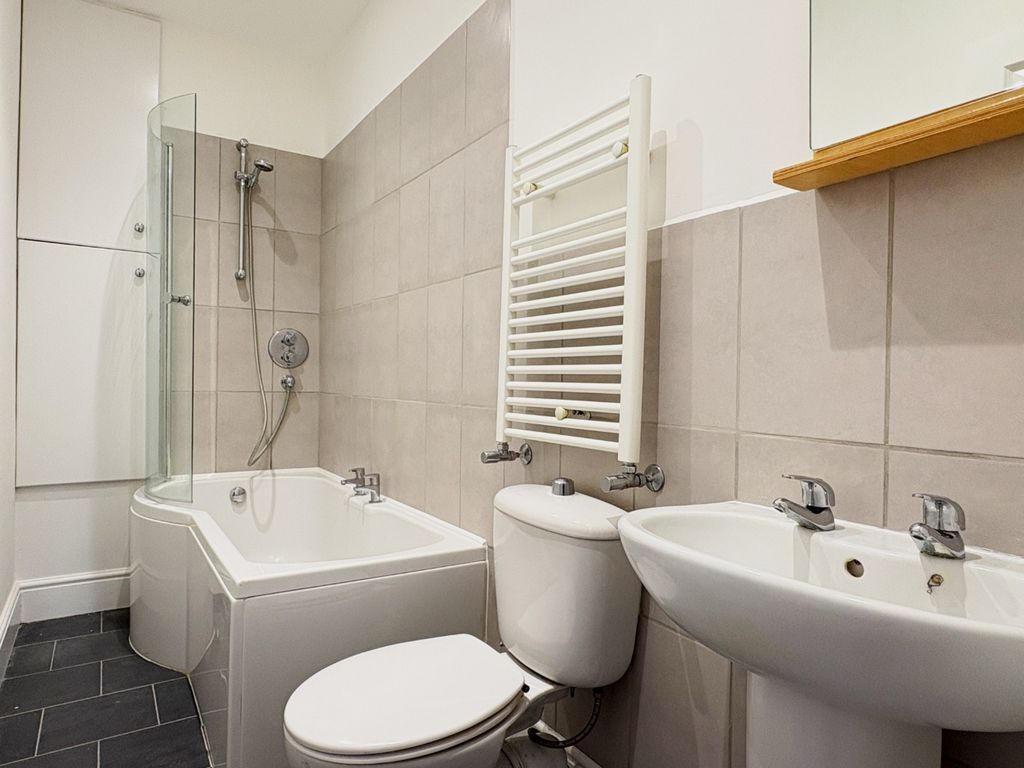 Property photo 3 of 12 4419345