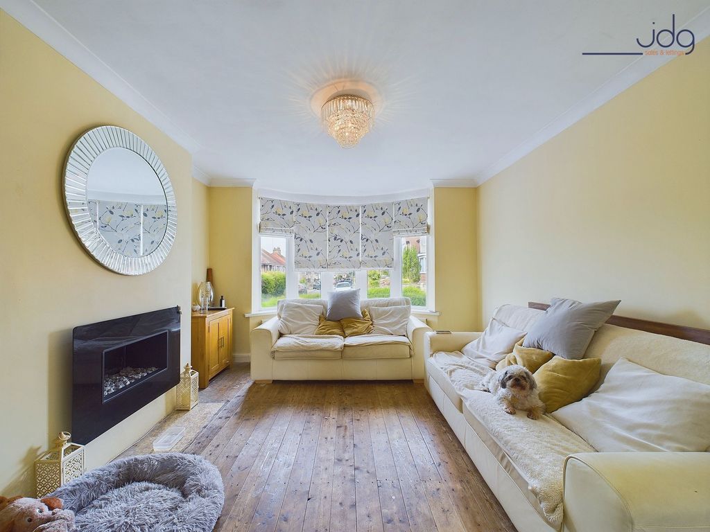 Property photo 3 of 10 Lounge