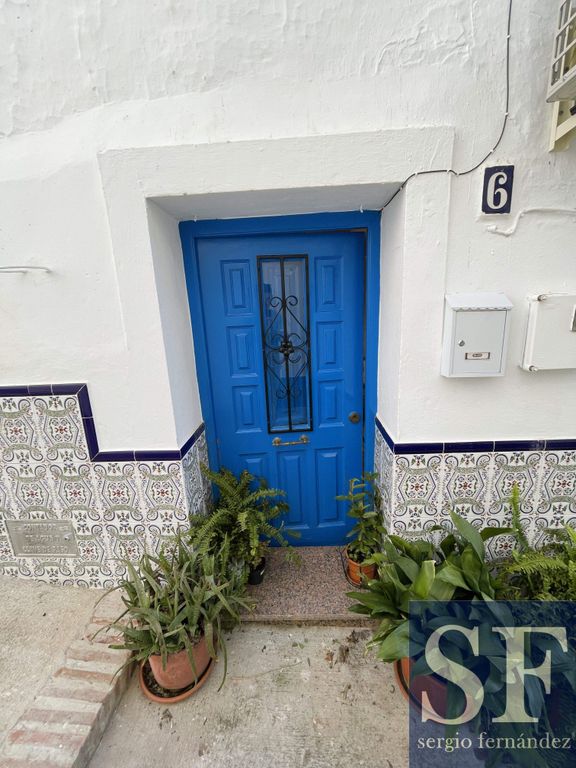 Property photo 2 of 13