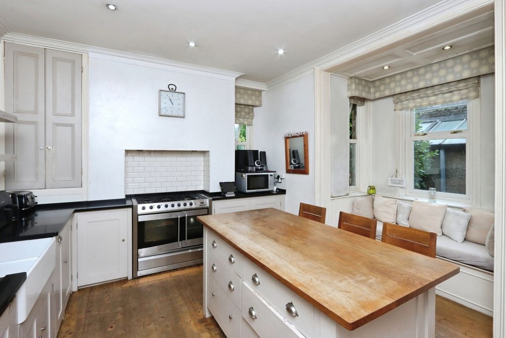 Property photo 2 of 27 Photo