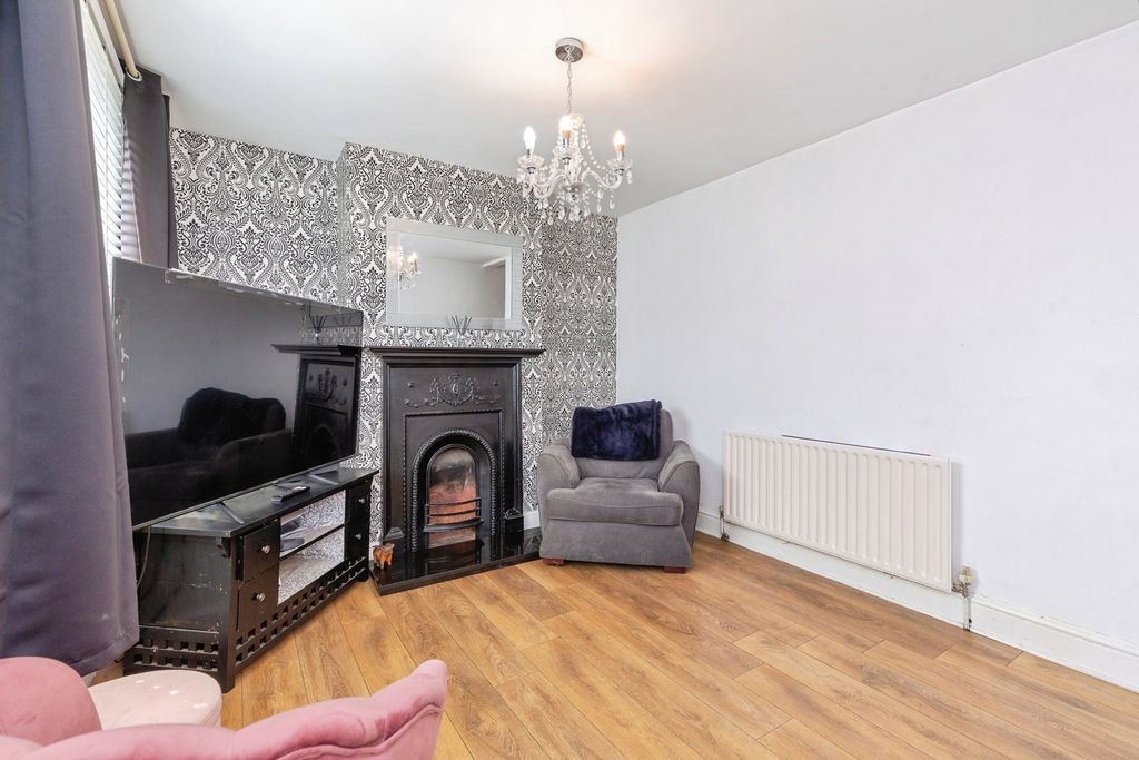 Property photo 2 of 17 Pbox-Img.Jpg