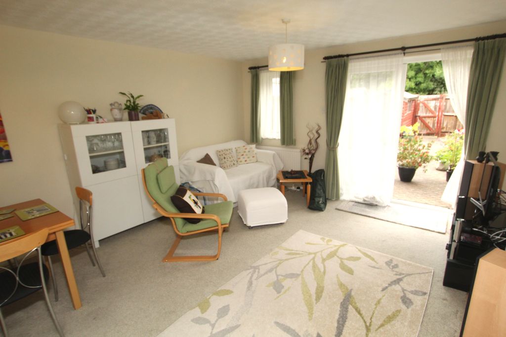 Property photo 2 of 7 Living Room