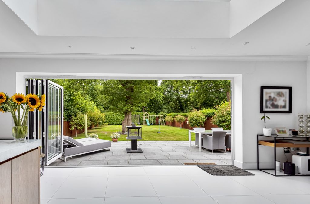 Property photo 3 of 13 Kitchen