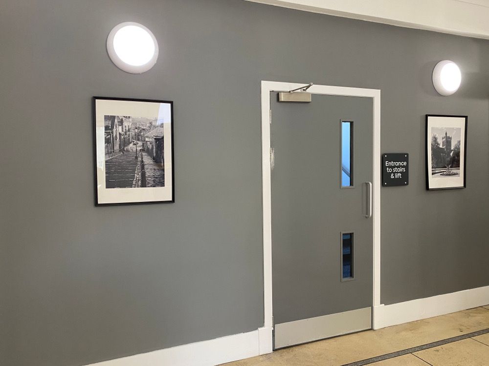 Property photo 3 of 10 Common Hallway