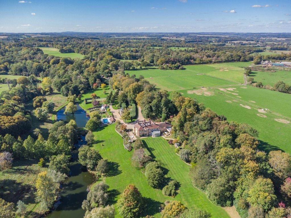 Property photo 2 of 33 Forbury House