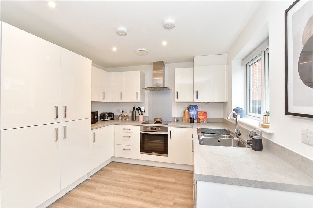 Property photo 3 of 16 Kitchen