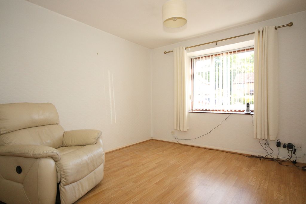 Property photo 3 of 7 Bedroom 1
