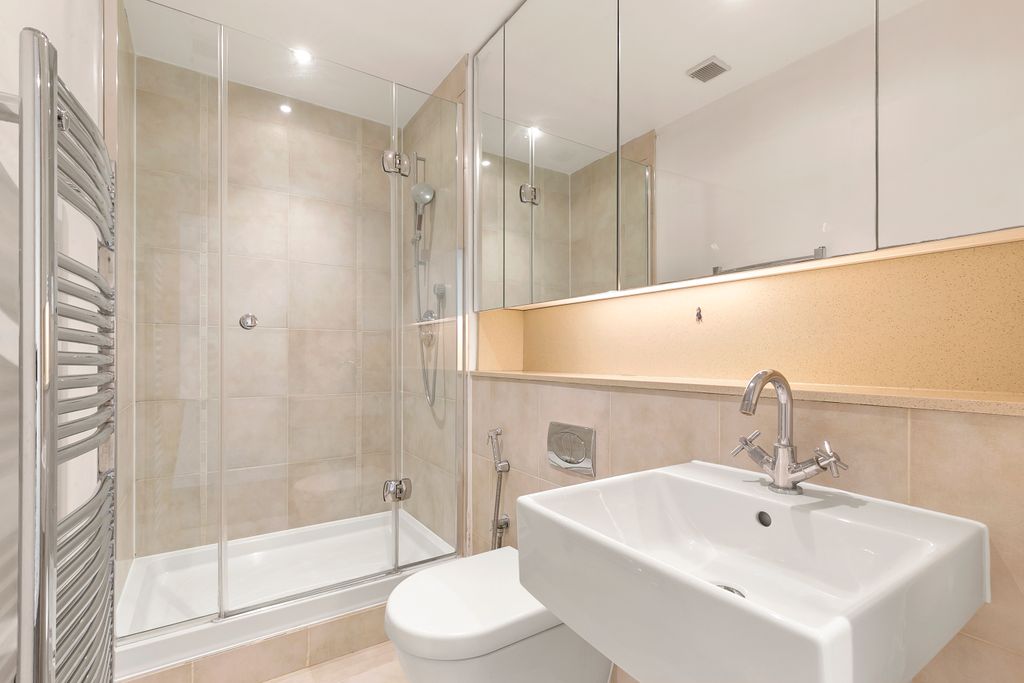 Property photo 3 of 21 Gallery