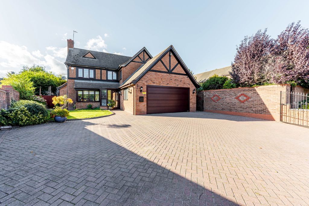Property photo 2 of 33