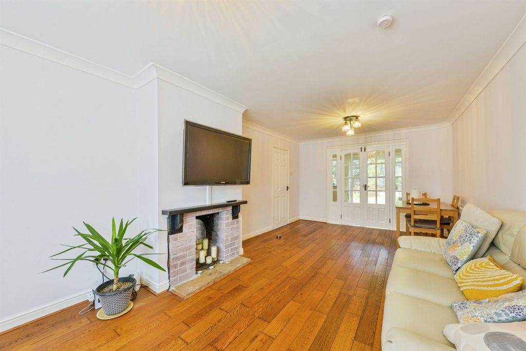 Property photo 3 of 24