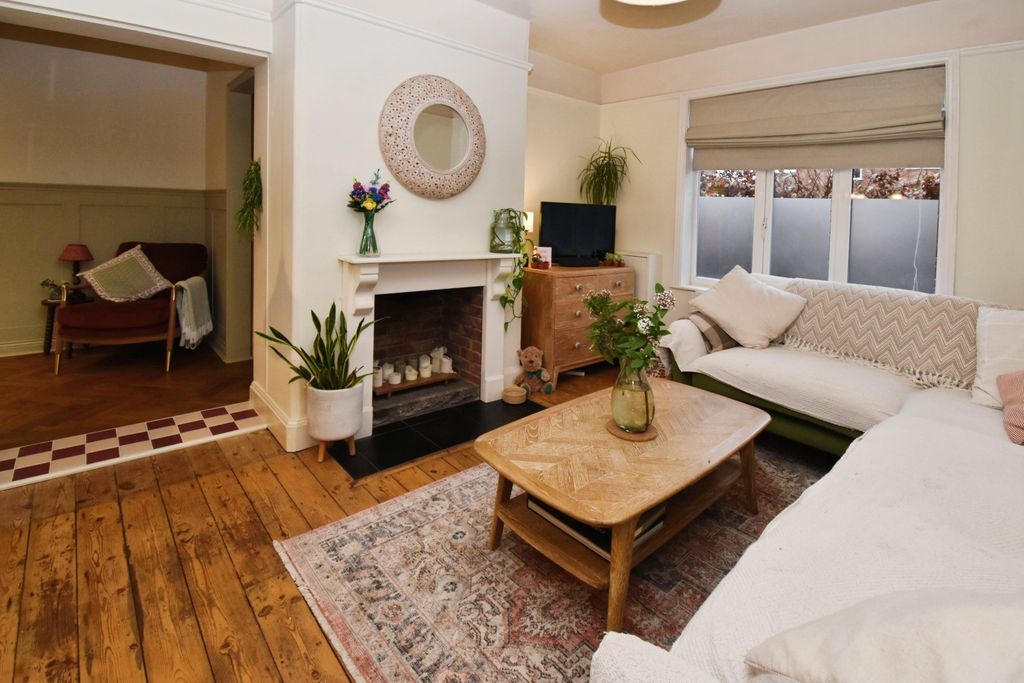 Property photo 3 of 19 Family Room Area