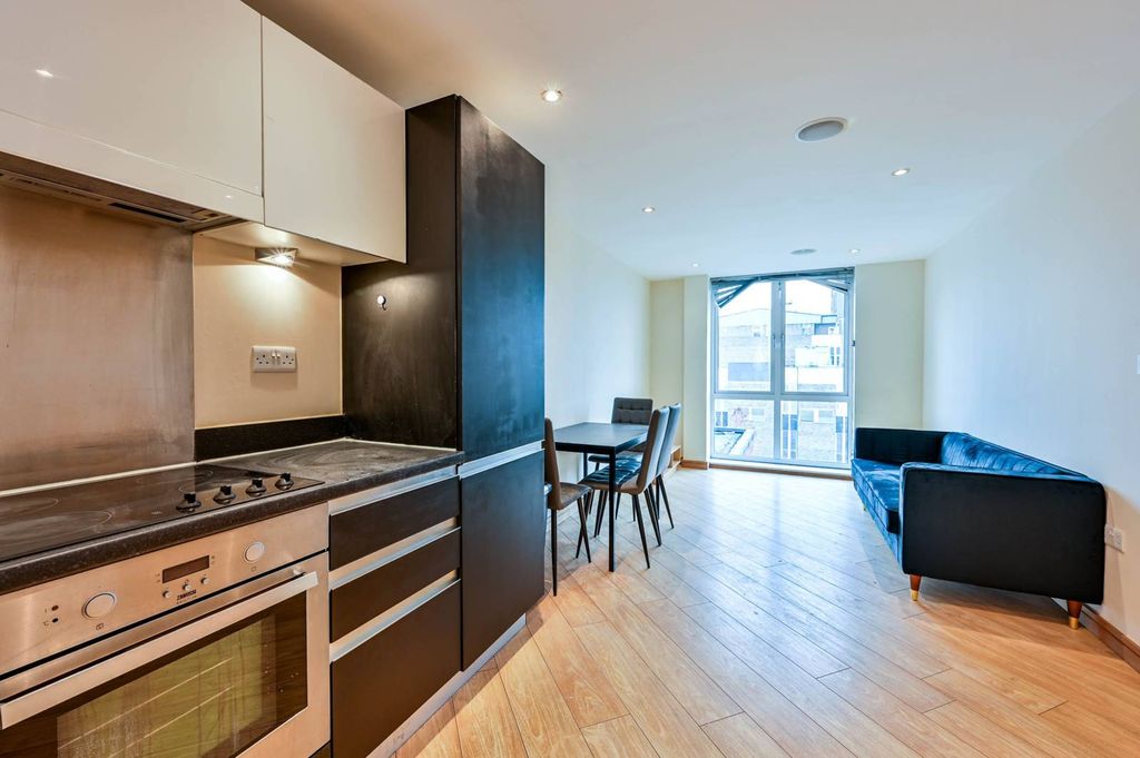 Property photo 3 of 8