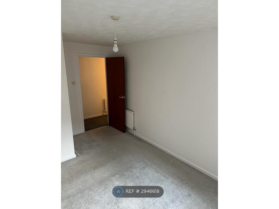 Property photo 3 of 11 Bedroom