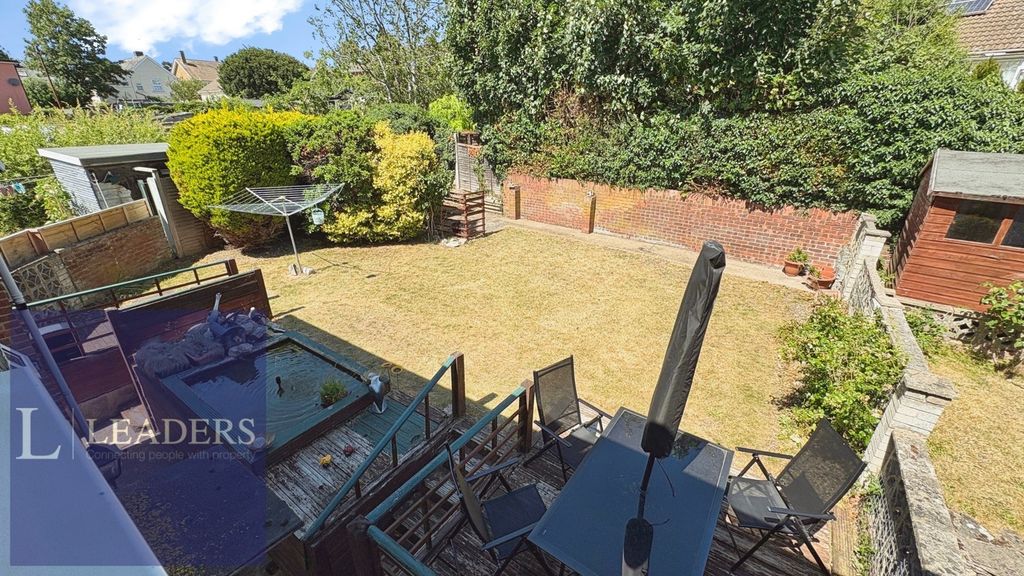 Property photo 3 of 20 Garden