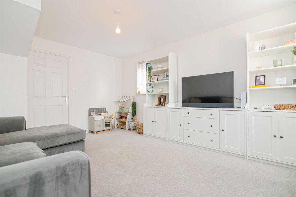 Property photo 3 of 22