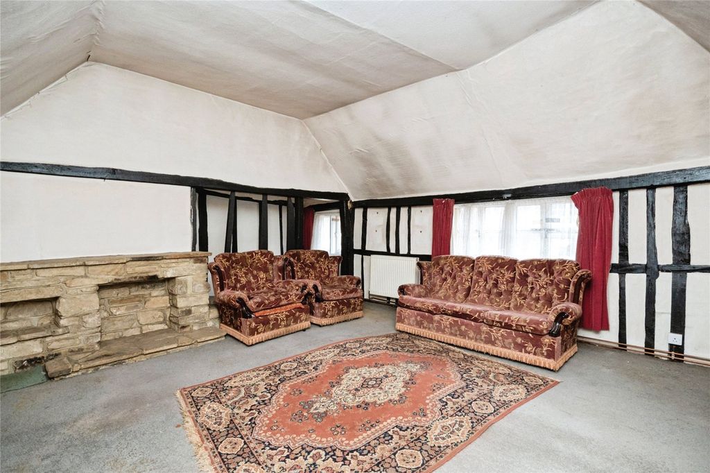 Property photo 2 of 21 Living Room