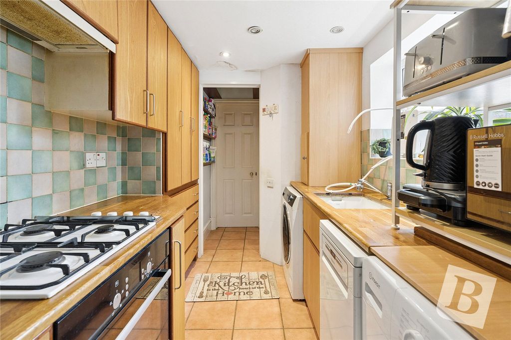 Property photo 3 of 16 Kitchen