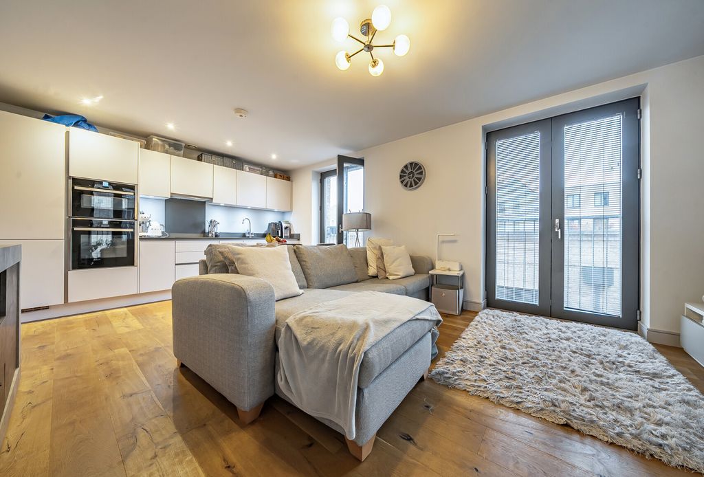 Property photo 3 of 10 1364601-6-68Ed122...