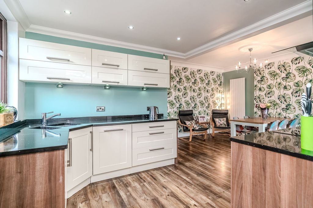 Property photo 3 of 56