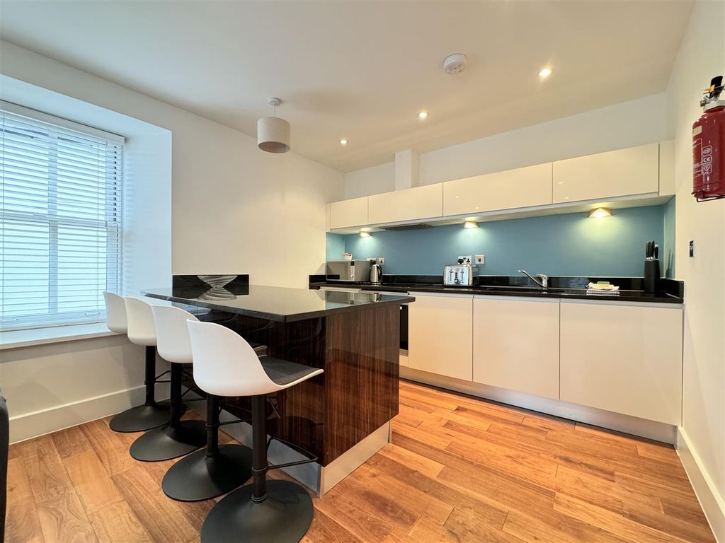 Property photo 3 of 16 Kitchen Area