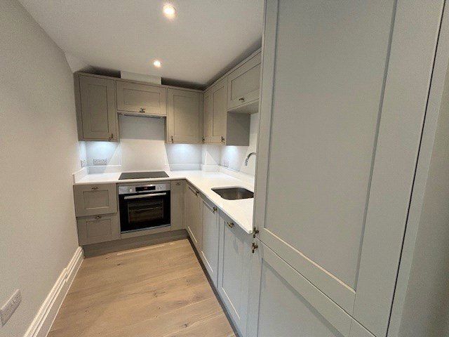 Property photo 2 of 11 Kitchen