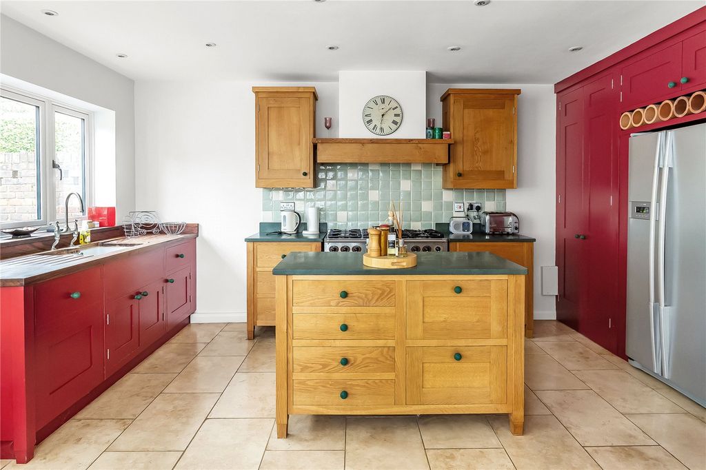 Property photo 3 of 13 Kitchen