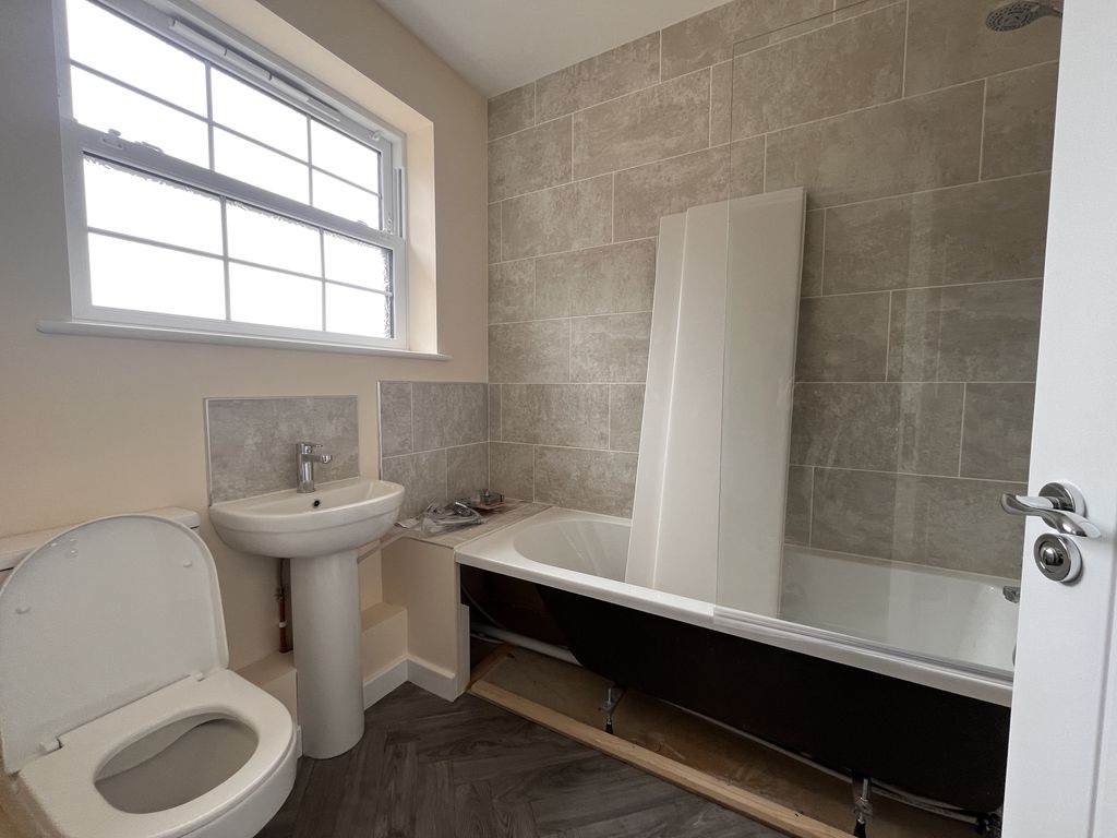 Property photo 2 of 6 Bathroom