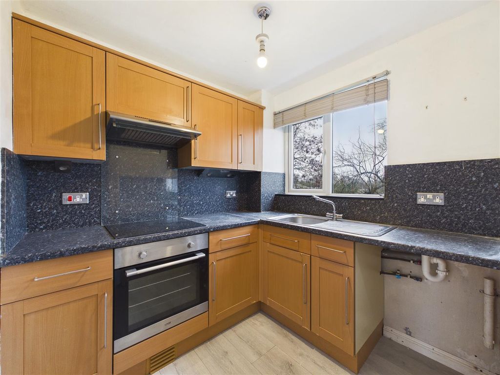 Property photo 2 of 17 Cam05476G0-Pr0119-Still004.Jpg