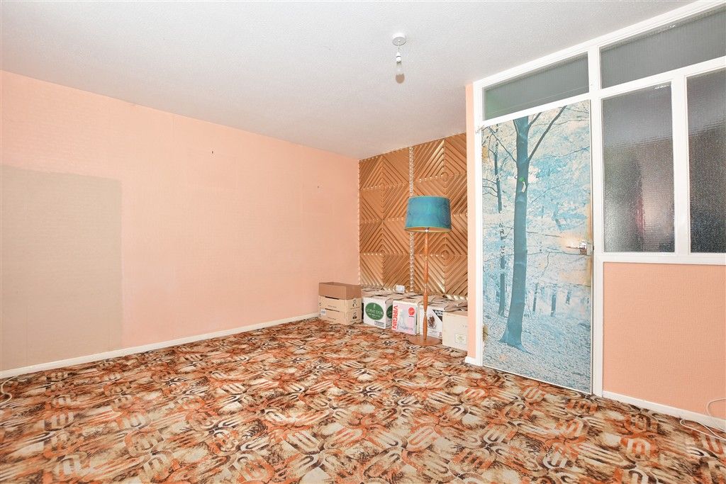 Property photo 1 of 9 Lounge