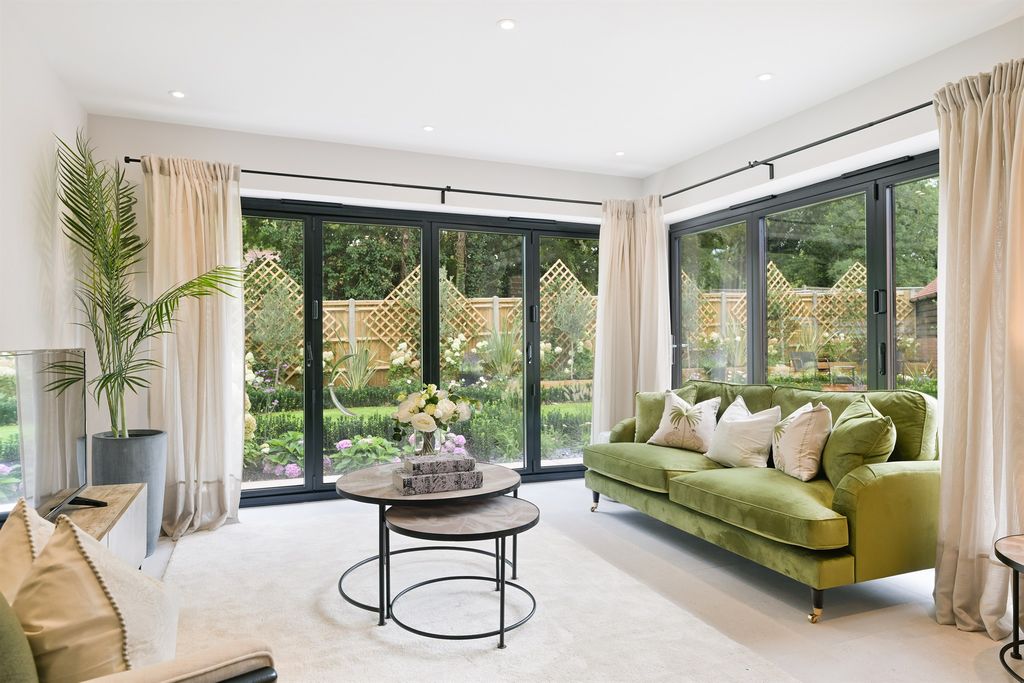 Property photo 2 of 21