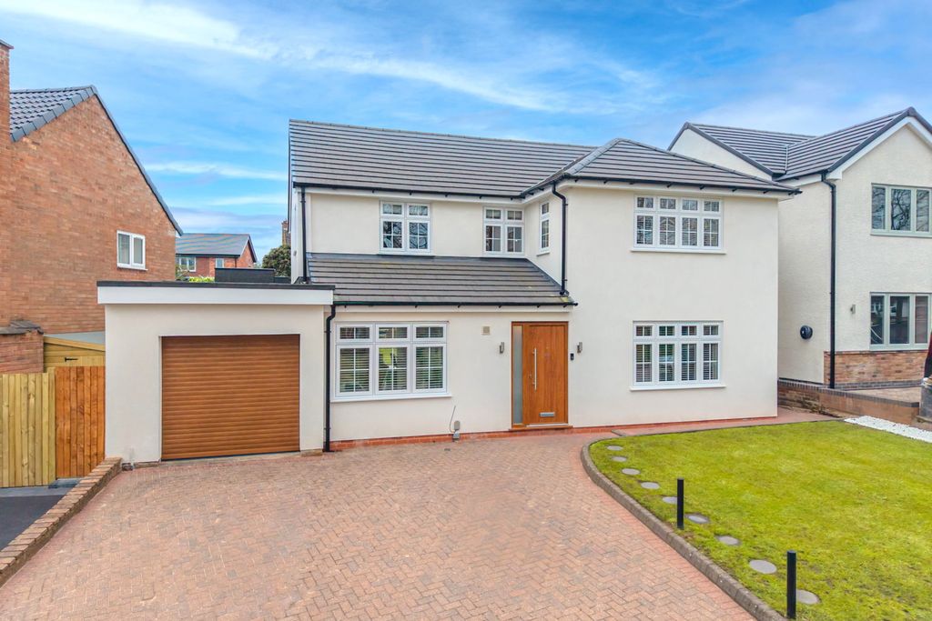 Property photo 2 of 36