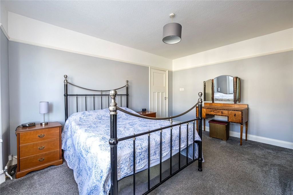 Property photo 3 of 38 Picture No. 03