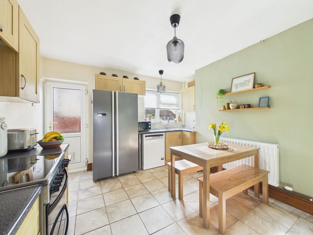 Property photo 3 of 16 Dining Kitchen