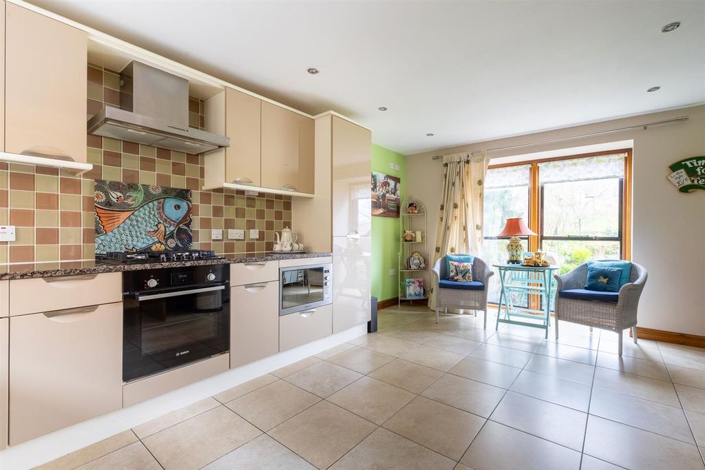 Property photo 3 of 18 Drakehouse-11.Jpg