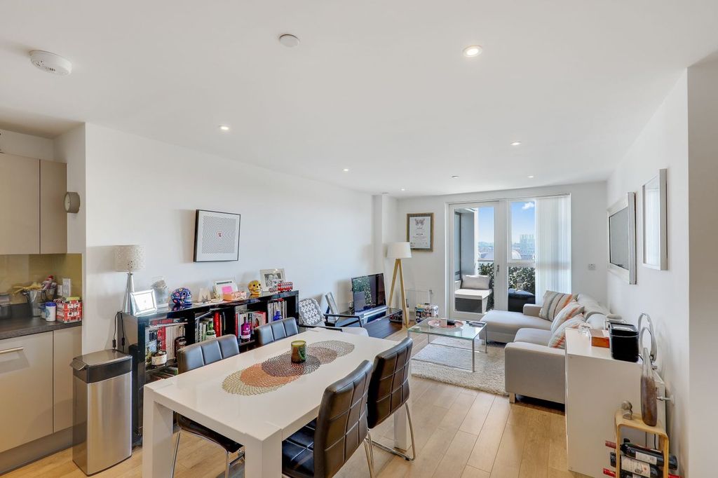 Property photo 2 of 7