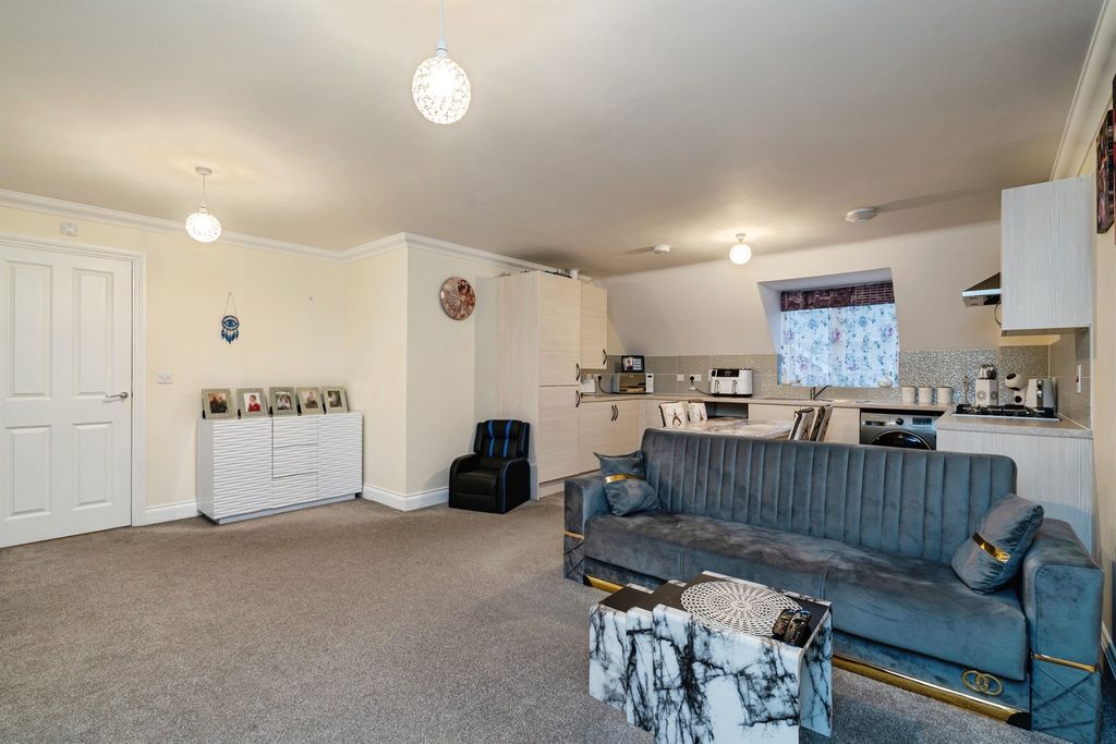 Property photo 2 of 13