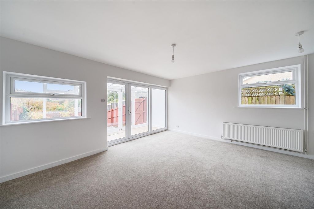 Property photo 3 of 13 Sitting Room