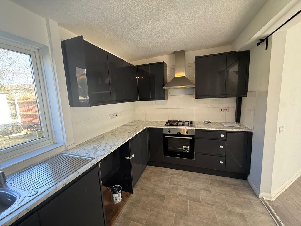 Property photo 3 of 15 Photo 6