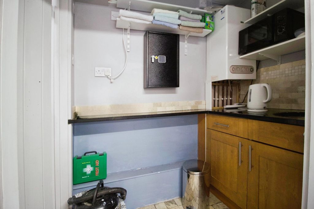 Property photo 3 of 4 Backroom