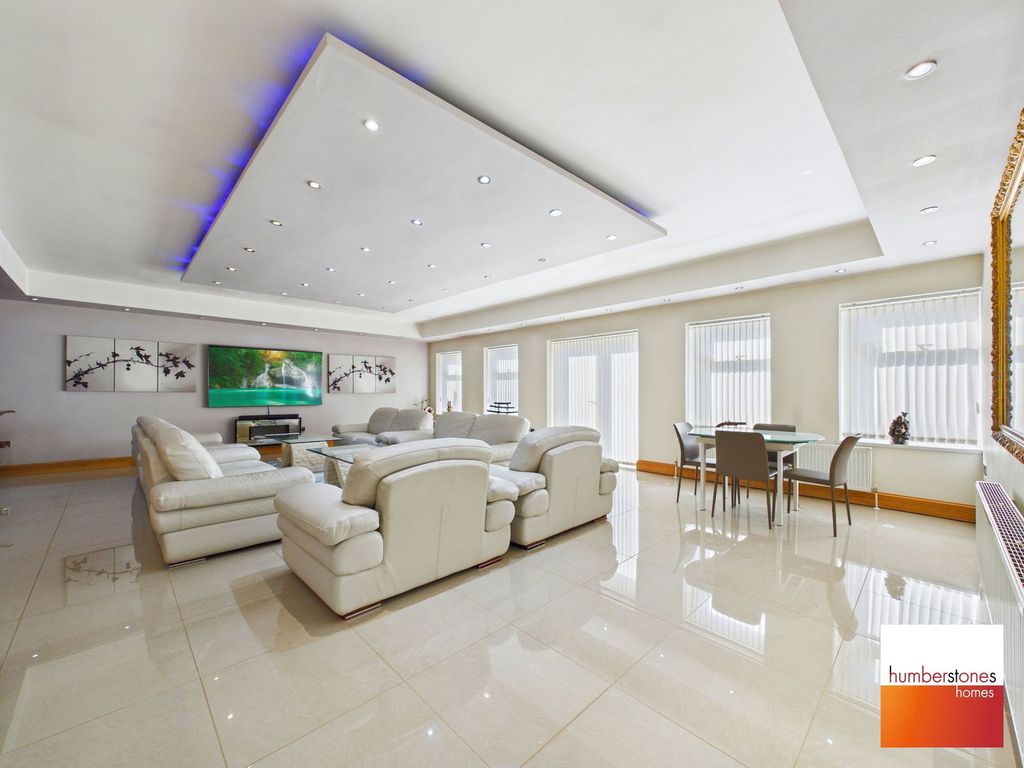 Property photo 2 of 28