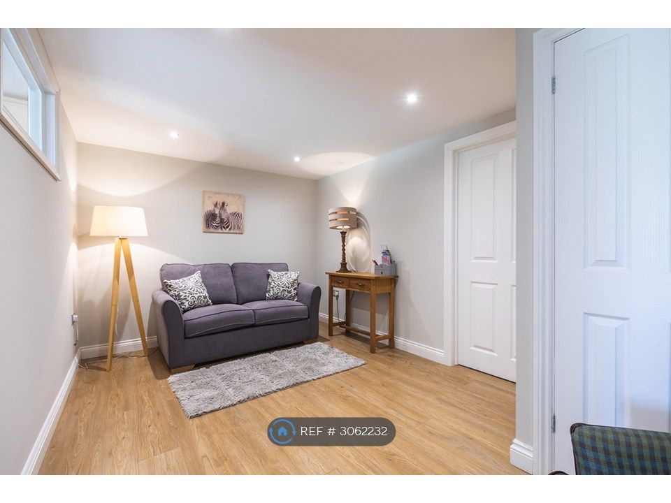 Property photo 3 of 10 Snug Area