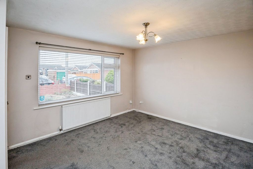 Property photo 2 of 17 Living Room