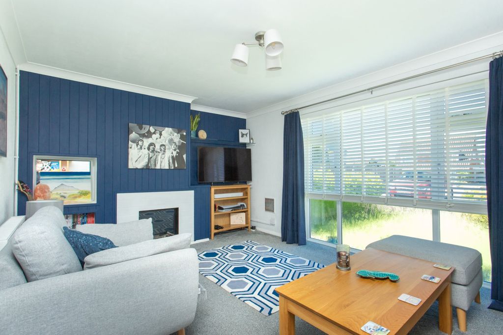 Property photo 2 of 14 Picture 2