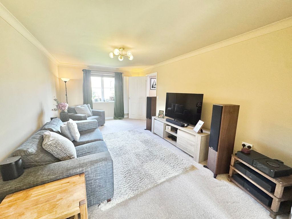 Property photo 3 of 23